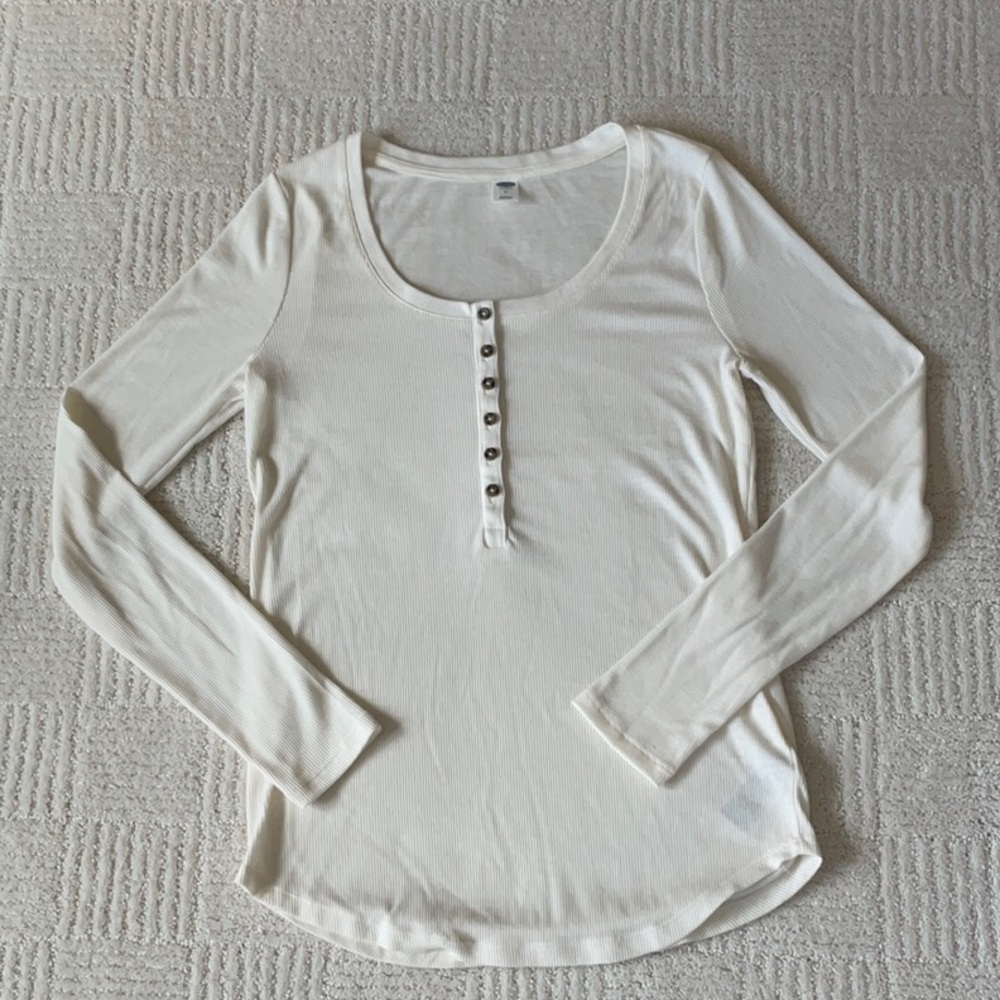 Old Navy Ivory Scoop Neck Tee NWOT